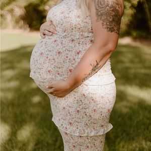 Pink blush maternity dress large